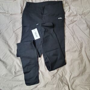 NWT core legging